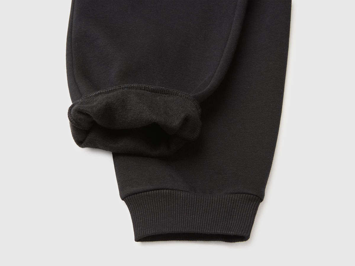 Joggers em felpo quente com patch - ucb_image_DS1