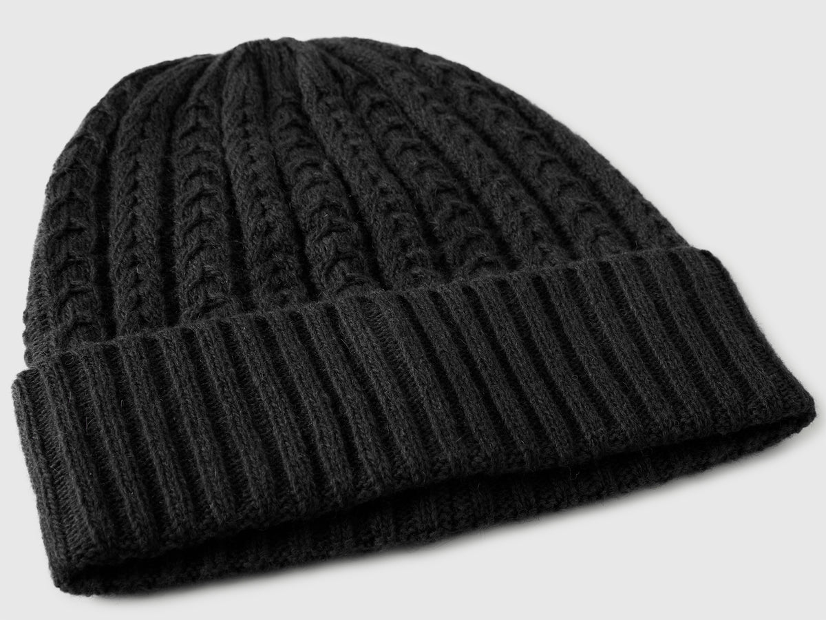 Gorro com trança - ucb_image_DS1