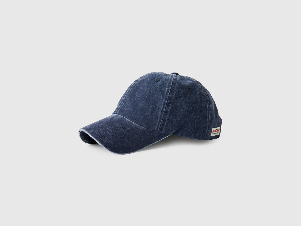 Vintage-look baseball hat