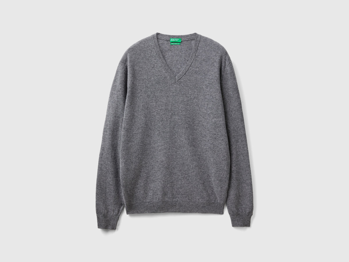 Camisola decote em V cinzenta em pura lã Merino - ucb_image_FS