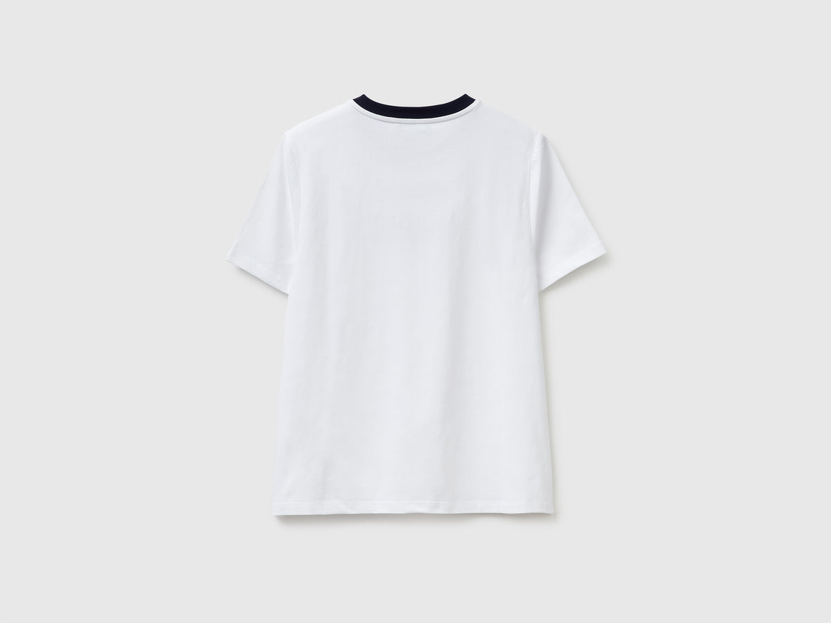 T-shirt com emblema bordado - ucb_image_BS