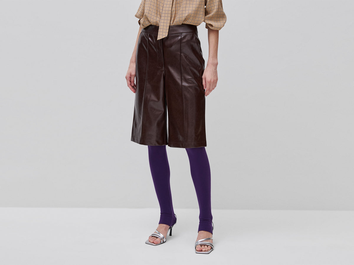 Bermudas em tecido efeito pele - ucb_image_F