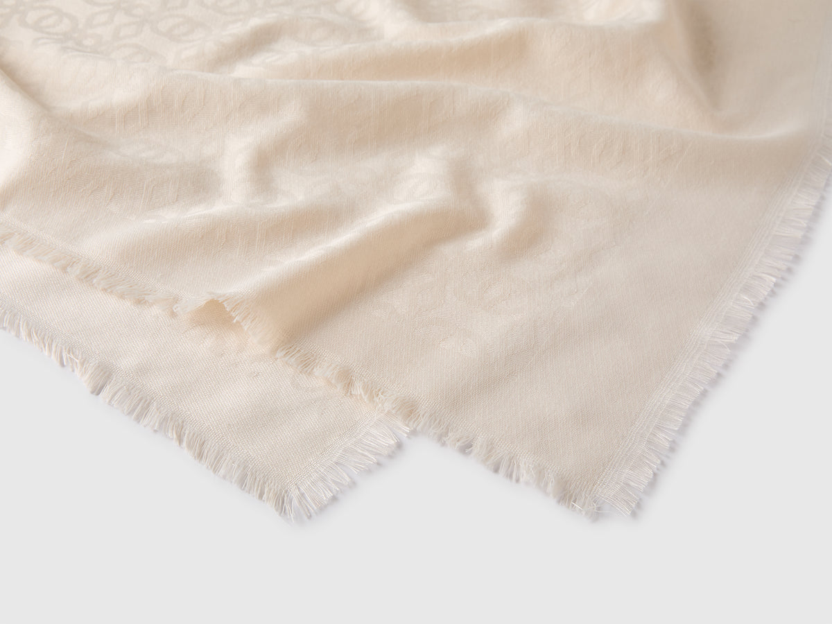 Écharpe jacquard - ucb_image_DS1