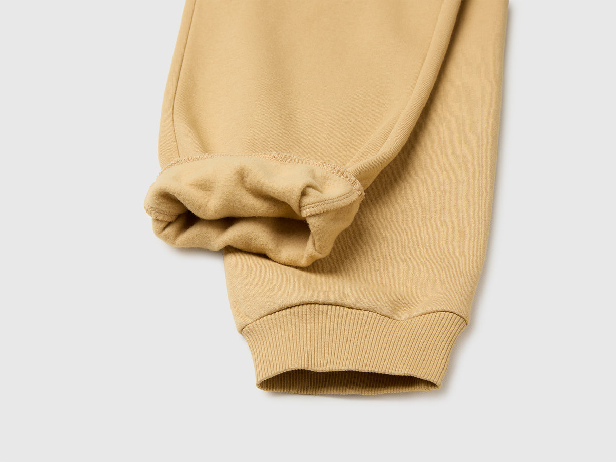 Joggers em felpo quente com patch - ucb_image_DS1