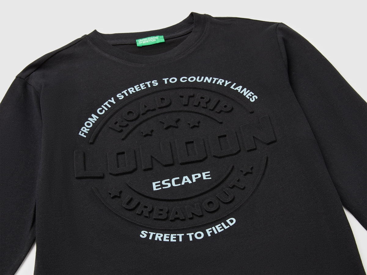 T-shirt em algodão orgânico quente com estampa em relevo - ucb_image_DS1