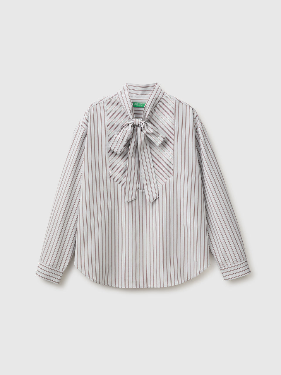 Camisa às riscas com um laço ao pescoço - ucb_image_FS