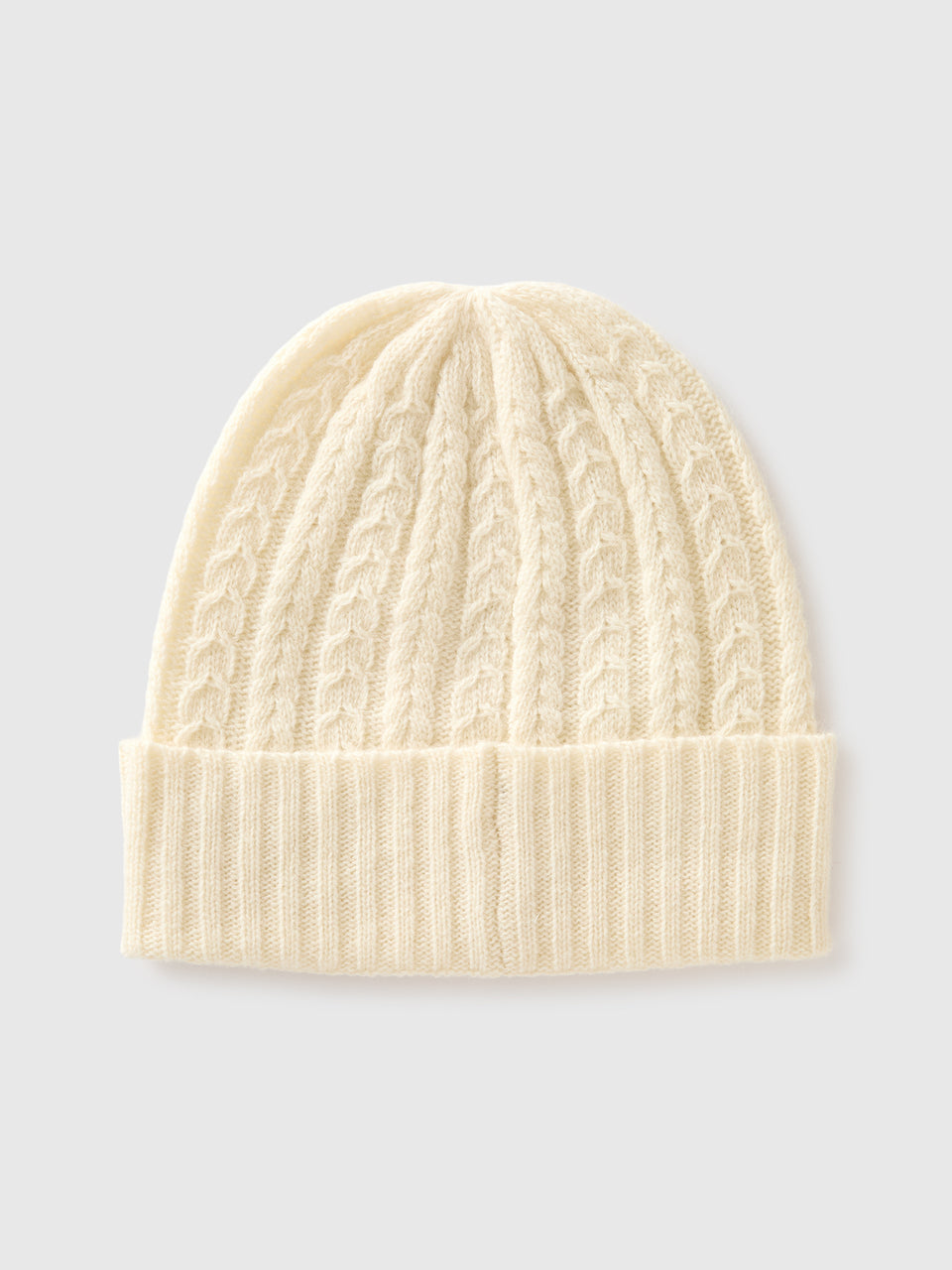 Gorro com trança - ucb_image_BS