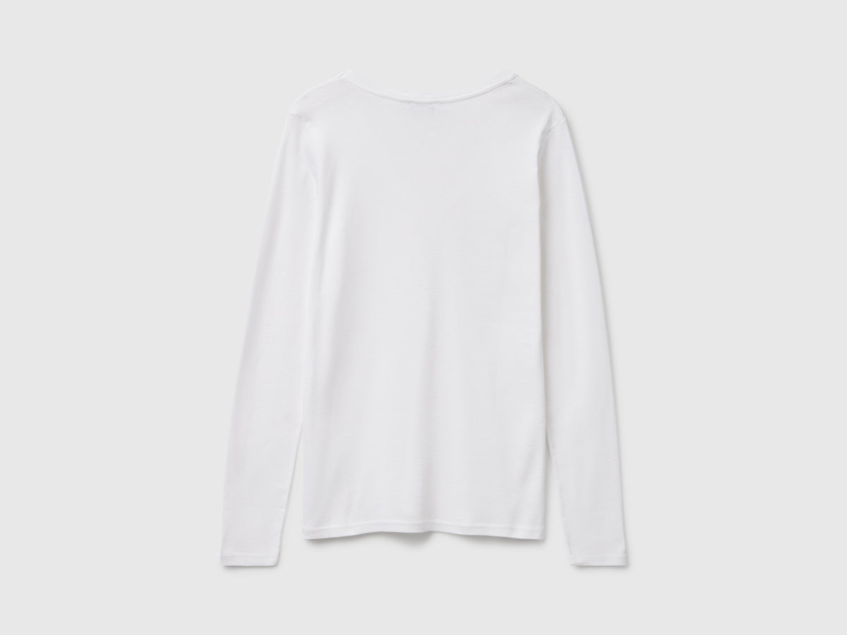 T-shirt branca com decote em V - ucb_image_BS