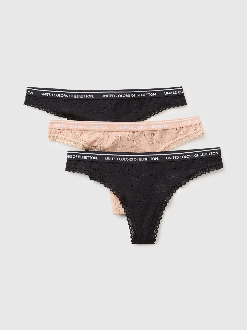 Três tangas em renda - ucb_image_FS