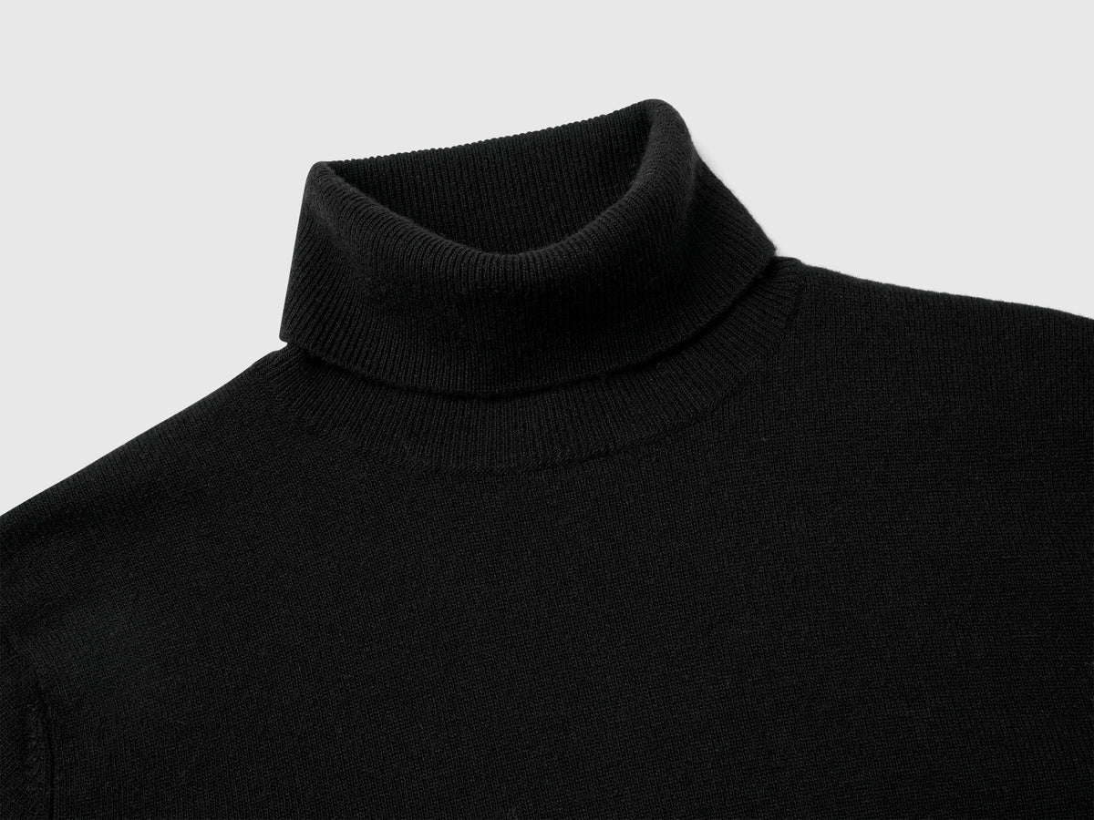 Camisola de gola alta preta em pura lã Merino - ucb_image_DS1