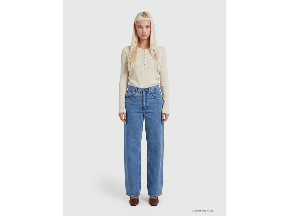 Wide-fit light wash jeans