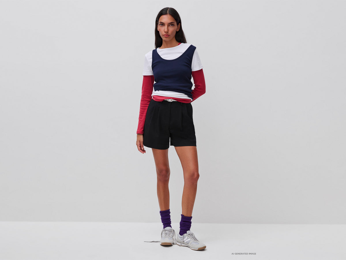 Shorts with pleats