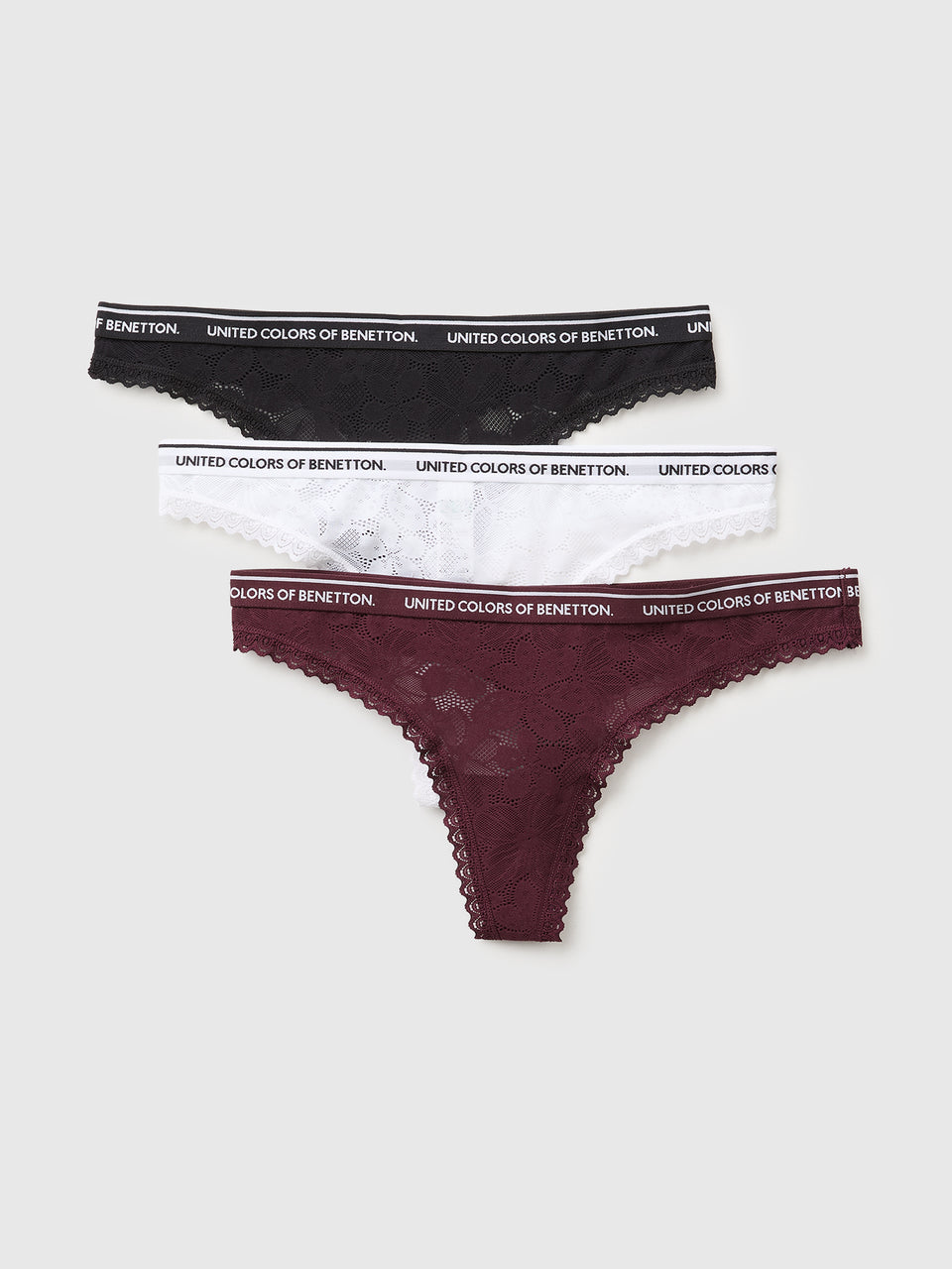 Três tangas em renda - ucb_image_FS