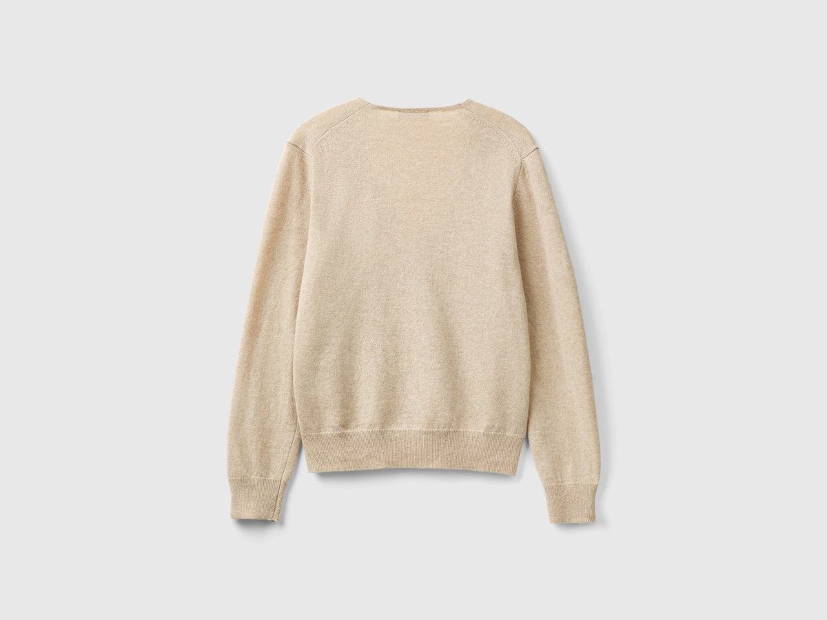 Camisola bege com decote em V em pura lã Merino - ucb_image_BS